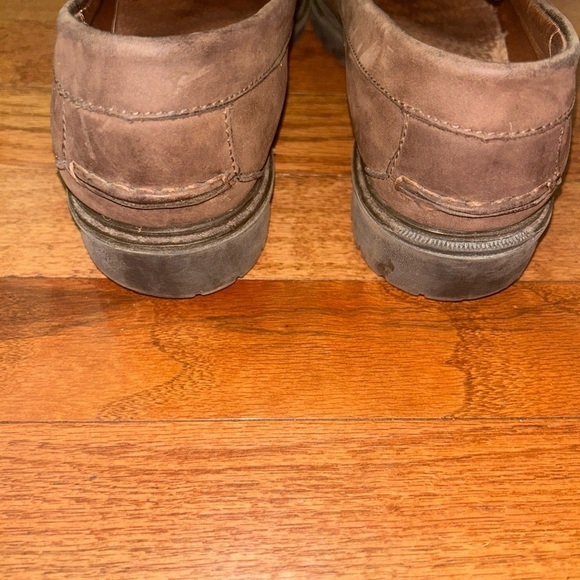 Eddie Bauer women’s loafers in a size 9 brown - Picture 6 of 7